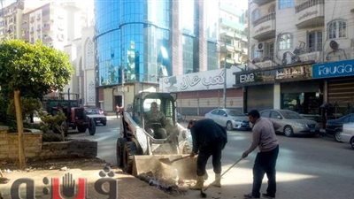 15 صورة ترصد حملات تطهير ورفع القمامة بشوارع المنصورة