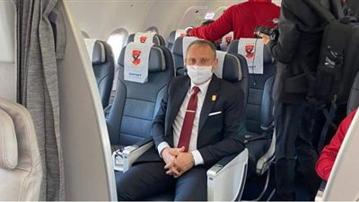 10 صور ترصد استقبال بعثة الأهلي على طائرة مصر للطيران