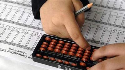 عمره 10 سنوات .. طفل لبناني يفوز ببطولة العالم في مسابقة للحساب الذهني