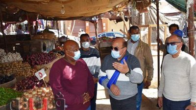 في جولة مفاجئة.. محافظ أسوان يرصد سلبيات.. وينذر باستبعاد المسئولين المقصرين | صور