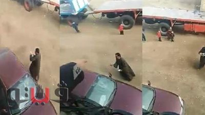 لحظة تحطيم مواطن سيارة طبيب 