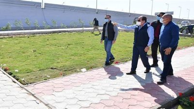تفاصيل تفقد الرئيس السيسي مشروعات الطرق والمحاور الجديدة بشرق القاهرة | صور
