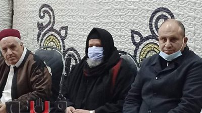 راعي كنيسة العذراء مريم  بمطروح يقدم العزاء في علي حميدة | فيديو وصور