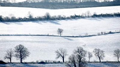 للمرة الأولى منذ 60 عاما.. تجمد نهر التايمز البريطاني| صور