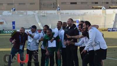 فرحة هستيرية للاعبي سيراميكا وجهازهم الفني بعد الفوز على المحلة| صور