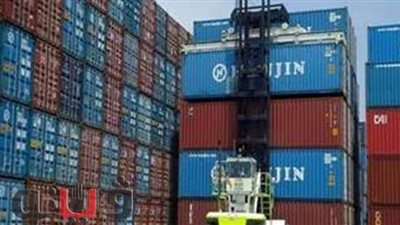 إحباط تهريب مستحضرات تجميل وإكسسوار هواتف وتركيبات إضاءة