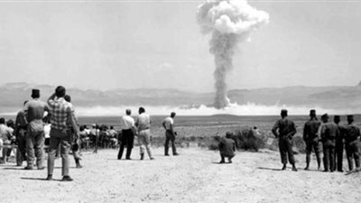 تزامناً مع ذكراها.. تجارب فرنسا النووية بالجزائر تعكر صفو العلاقات بين البلدين