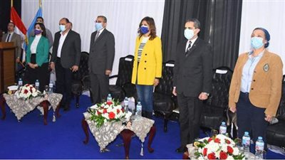 بدء فعاليات دورة تدريب الأئمة والواعظات بجامعة جنوب الوادي