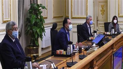 أبرز قرارات لجنة أزمة كورونا.. مد إجازة نصف العام الدراسي لمدة أسبوع.. وإجراء امتحانات التيرم الأول طبقا للجداول المعلنة