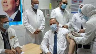 استمرار تطعيم الكوادر الطبية بلقاح كورونا في قنا