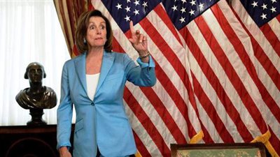 رئيسة النواب الأمريكي تتهم أعضاء بمجلس الشيوخ بالجبن