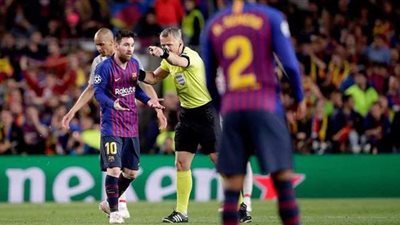 حكم هولندي لإدارة موقعة برشلونة وسان جيرمان الأوروبية