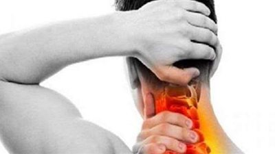 ٥ أعراض لآلام الرقبة و٦ أسباب للإصابة بها