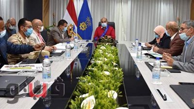 محافظ أسوان يكلف شركة لاستكمال أعمال تشطيب 1032 وحدة سكنية