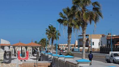 كورنيش مطروح في عيد الحب.. حضر البحر واختفى الأحبة | صور