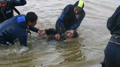 مصرع عامل ومدرسة غرقا بشاطئ 101 برأس البر