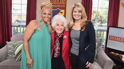 شارلوت راي تعلن إصابتها بسرطان العظام في سن الـ91