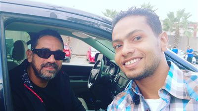 أمير كرارة يساند نجله في مواجهة الأهلي بسوبر براعم القاهرة (صور)