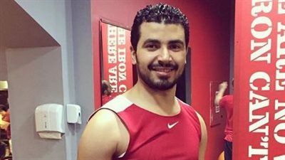 محمد أنور يمارس التمارين الصباحية بالجيم