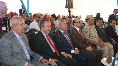 فيلم عن مسيرة محمد صبحي في بداية ندوته بجامعة السويس (صور)