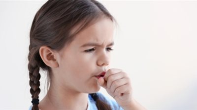 4 مواد طبيعية لعلاج طفلك من السعال