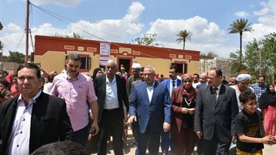 200 ألف جنيه للمساهمة في فرش وتجهيز 20 منزلا بالشرقية (صور)