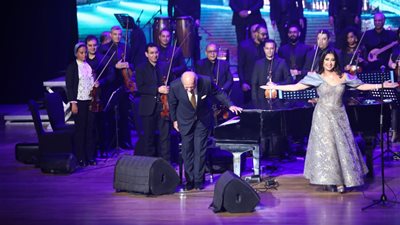 بحضور وزراء وفنانين.. عمر خيرت يبدع في حفل العاصمة الإدارية بموسيقى 