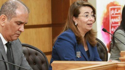 غادة والى: ألف أسرة تشارك في معرض الحرف اليدوية (صور)