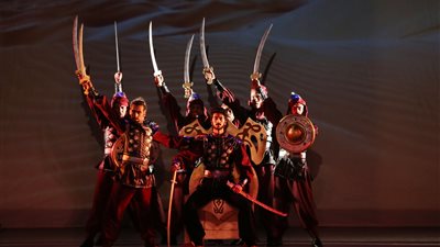 فرسان الشرق تجسد سيرة «الهلالى» في مسرح الجمهورية