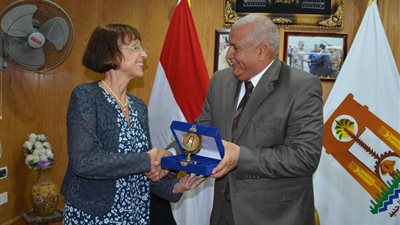 سفارة التشيك تدعم مركزا طبيا لعلاج السرطان بالوادي الجديد