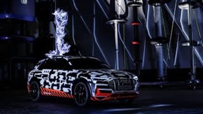 أودي تستخدم الصواعق الكهربائية في اختبارات سيارتها (فيديو)