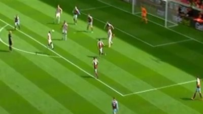 ستوك سيتي يتقدم بهدف على بيرنلي في الشوط الأول (فيديو)