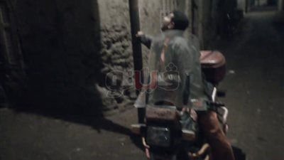 مستقلا دراجة نارية.. رئيس وحدة محلية بالقليوبية يتفقد أعمدة الكهرباء (صور)