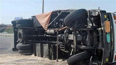 انقلاب مقطورة أعلي طريق دائري المنيب