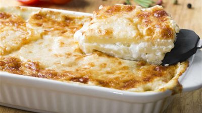 طريقة إعداد «صينية البطاطس المشوية بجبن الموزاريلا»