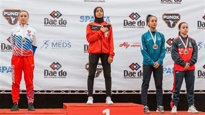 محافظ الشرقية يُهنئ 