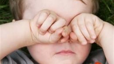 5 خطوات تحمي طفلك من حساسية الربيع