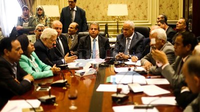 مرتضى منصور لوزير الرياضة: الزمالك أكبر مني ومنك مليون مرة