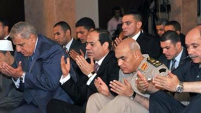 «السيسي» يؤدى صلاة عيد الفطر المبارك بمسجد المشير طنطاوى