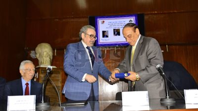 اتحاد الكتاب يكرم أدباء روايات وشعر الحروب (صور)