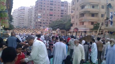 بالصور .. إمام مسجد «أبو بكر الصديق» يهدد بإلغاء صلاة العيد في الطالبية