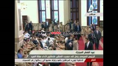 بالفيديو.. لحظة وصول «السيسي» لمسجد المشير طنطاوي لأداء صلاة العيد