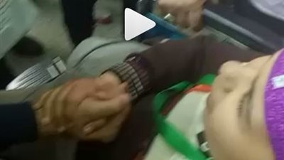 بالفيديو.. حمادة هلال يزور طفلا معاقا ويشاركه الغناء