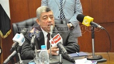 بلاغ يتهم وزير الداخلية بقتل المتظاهرين وإهدار المال العام