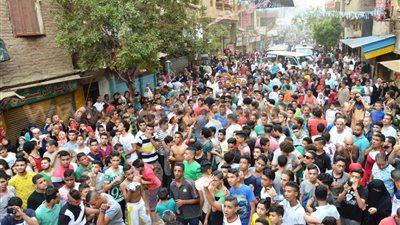 بالفيديو والصور.. شباب الوراق يحتفلون بالعيد على أنغام «المافيا»