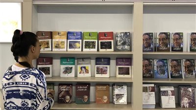 مصر تسلم سجل ضيف الشرف لمعرض بلجراد الدولي للكتاب إلى رومانيا