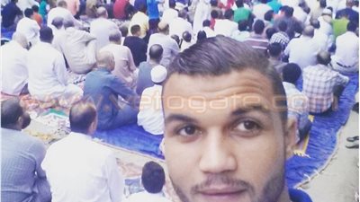 بالصورة.. «سيلفى» حارس الأهلي في صلاة العيد