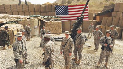 أمريكا ترسل قوات لحماية النفط السوري.. وموسكو تتهمها باللصوصية