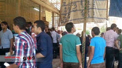 بالصور.. إقبال كثيف من الطلاب على 