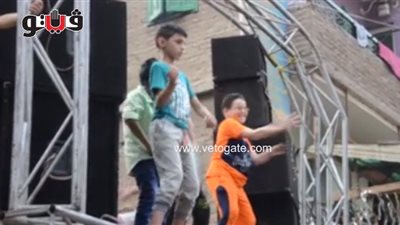 بالفيديو.. رقص جنوني للأطفال على أنغام المهرجانات بالوراق